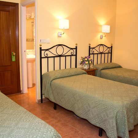 Hostal Los Alpes Madrid Eksteriør billede