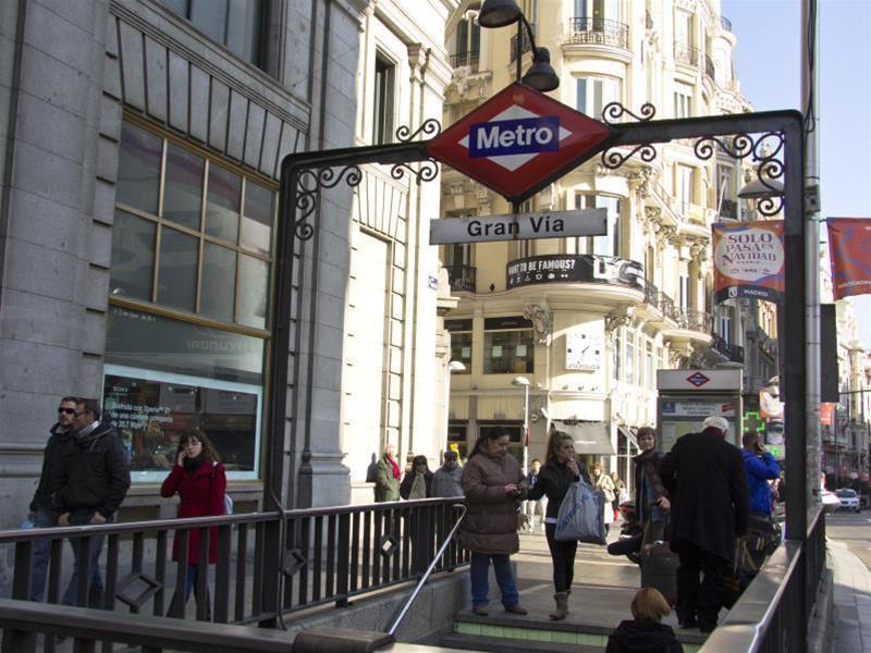 Hostal Los Alpes Madrid Eksteriør billede