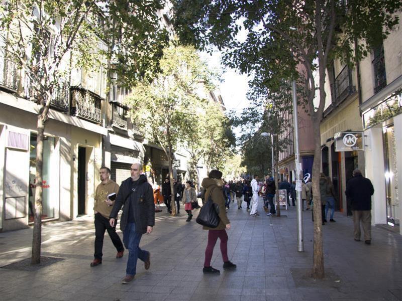 Hostal Los Alpes Madrid Eksteriør billede