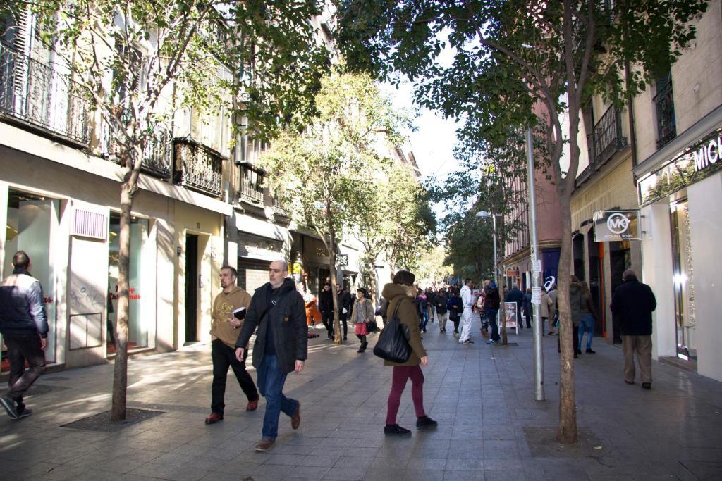 Hostal Los Alpes Madrid Eksteriør billede