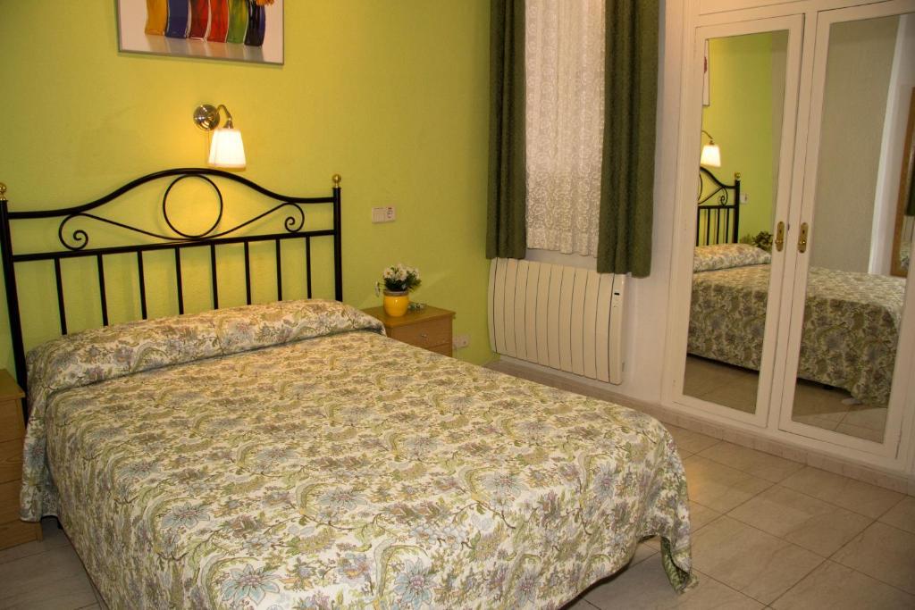 Hostal Los Alpes Madrid Værelse billede