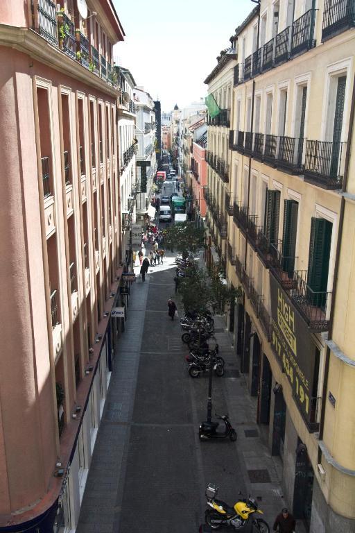 Hostal Los Alpes Madrid Eksteriør billede
