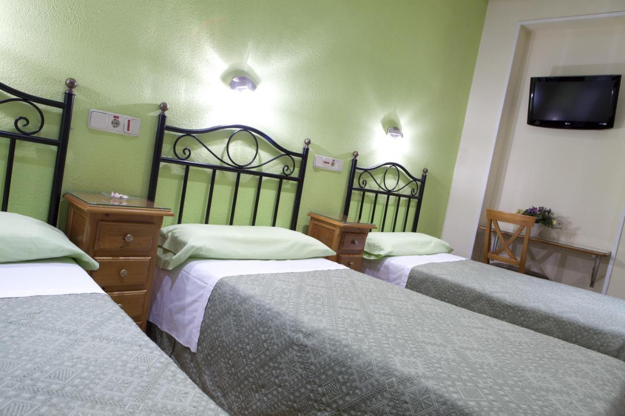 Hostal Los Alpes Madrid Eksteriør billede