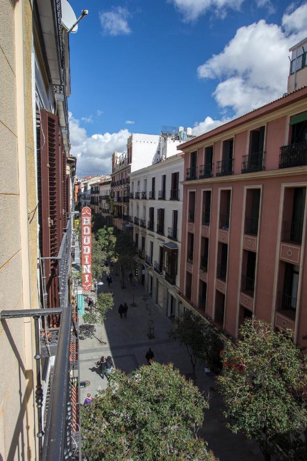 Hostal Los Alpes Madrid Eksteriør billede